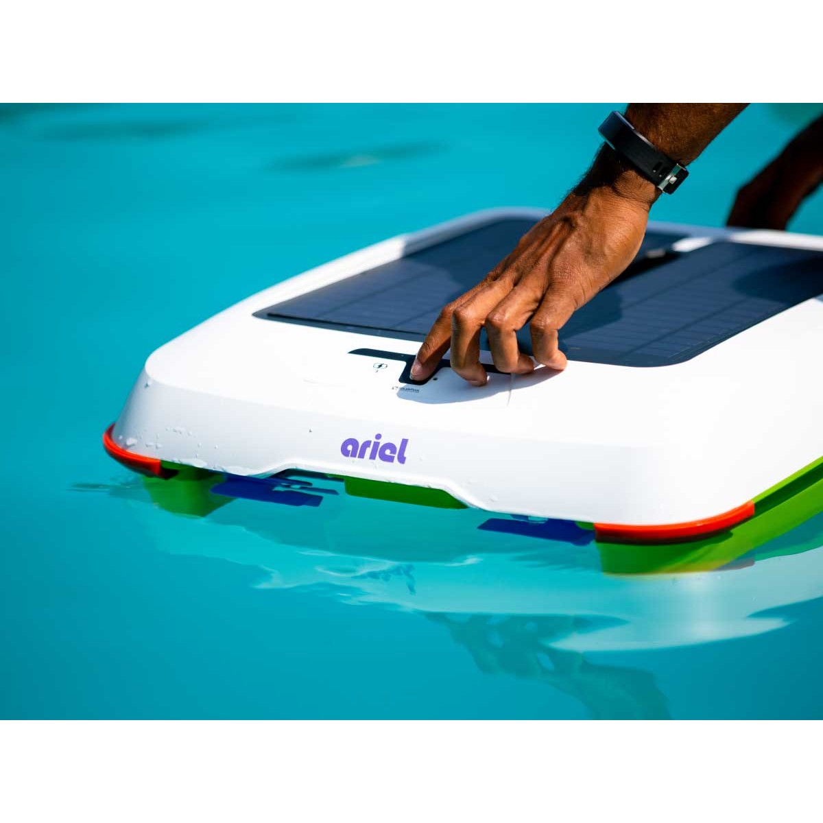 Ariel Solar Pool Cleaner